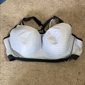 Victoria’s Secret Incredible Sports Bra 34DDD